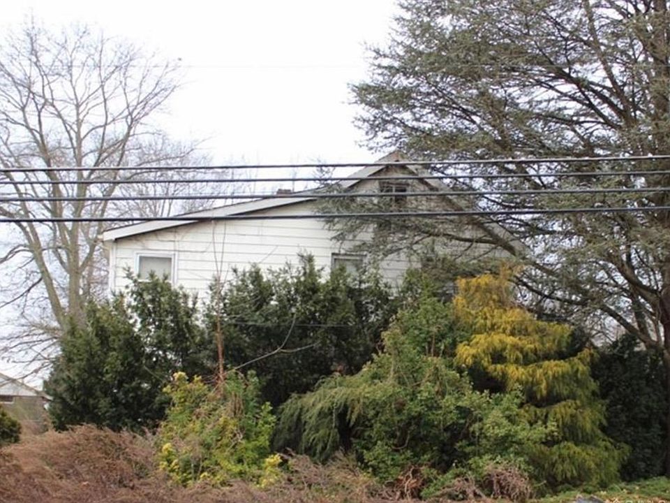 2nd image of 234 Rhode Hall Rd