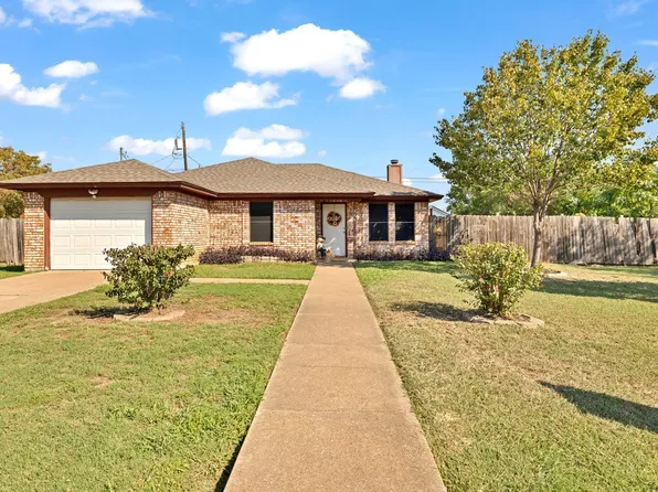 328 Branson Rd, Roanoke, TX 76262