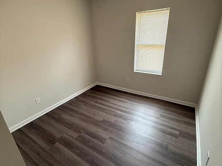 2216 Caniff Ave — Photo 5
