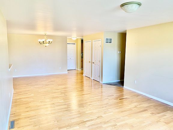 3rd image of 11203 Vermont Cir #11203