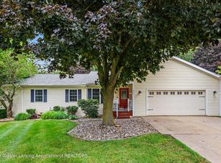 471 Windrock Ln, Dimondale, MI 48821
