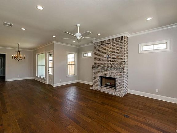 4th image of 2124 Bridgewater Ave #377