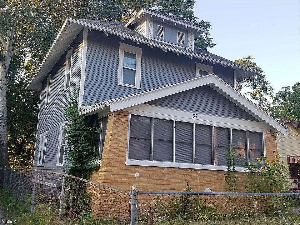 1st image of 37 Zeno St SW