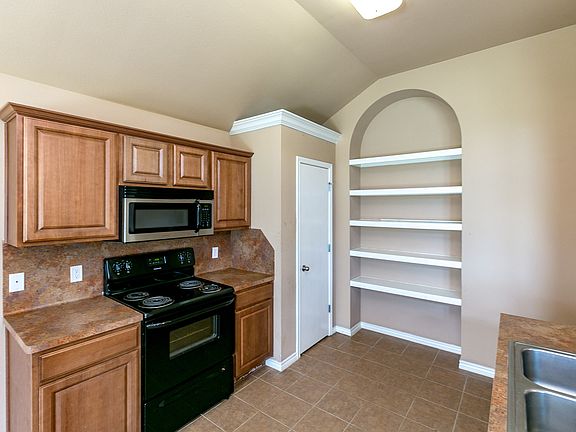 4th image of 3809 Los Arroyos Dr