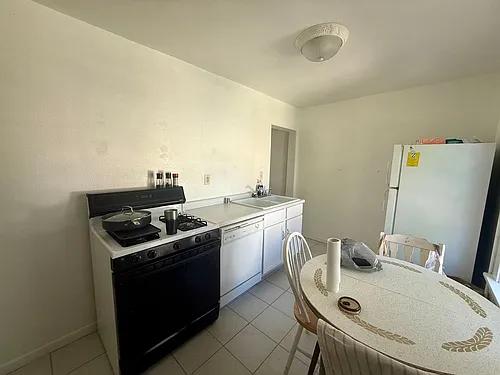 525 Porter St Photo 1