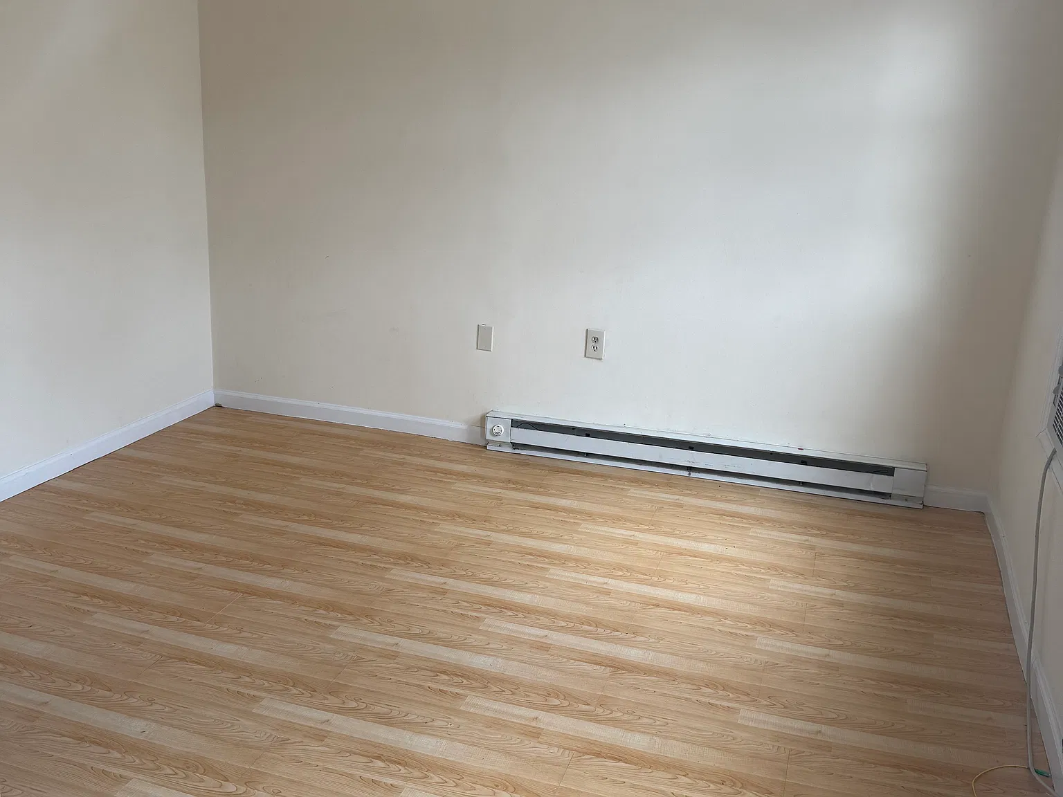 3 bed, 1000 sqft, $2,150 — Photo 4