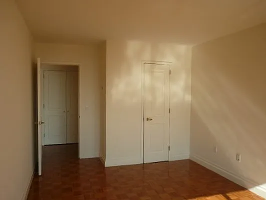 Rented by Classic Marketing- 530 Park1 | media 82