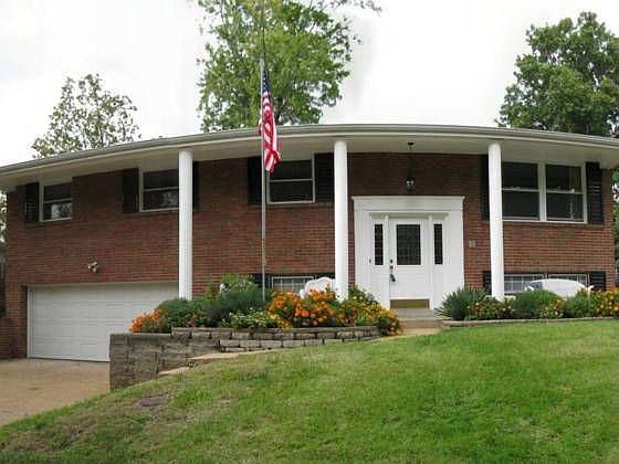 1st image of 7925 Camelot Ln