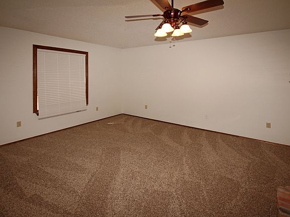 5th image of 1835 Lawson Ln