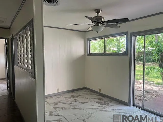 2464 Kensington Dr — Photo 20
