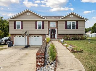 512 Meadowlark Ct, Mount Carmel, TN 37645