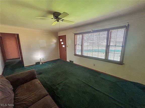 4th image of 1555 Country Club Ave