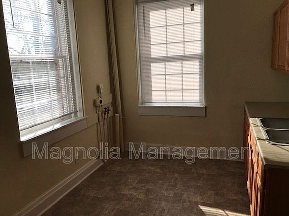 3rd image of 518 N Beckford Dr APT A