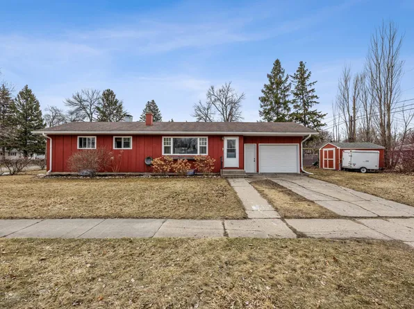 1821 18th Ave S, Moorhead, MN 56560