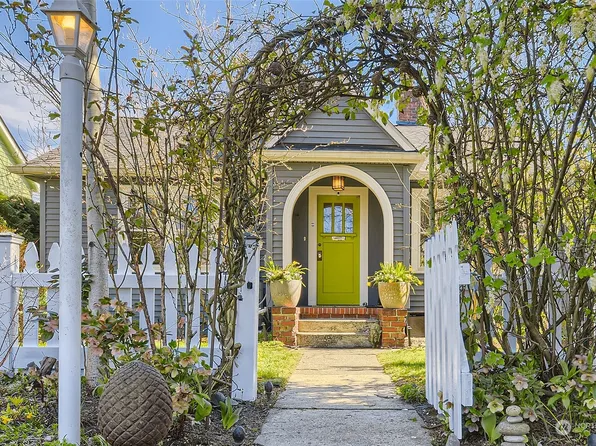 5610 45th Avenue SW, Seattle, WA 98136