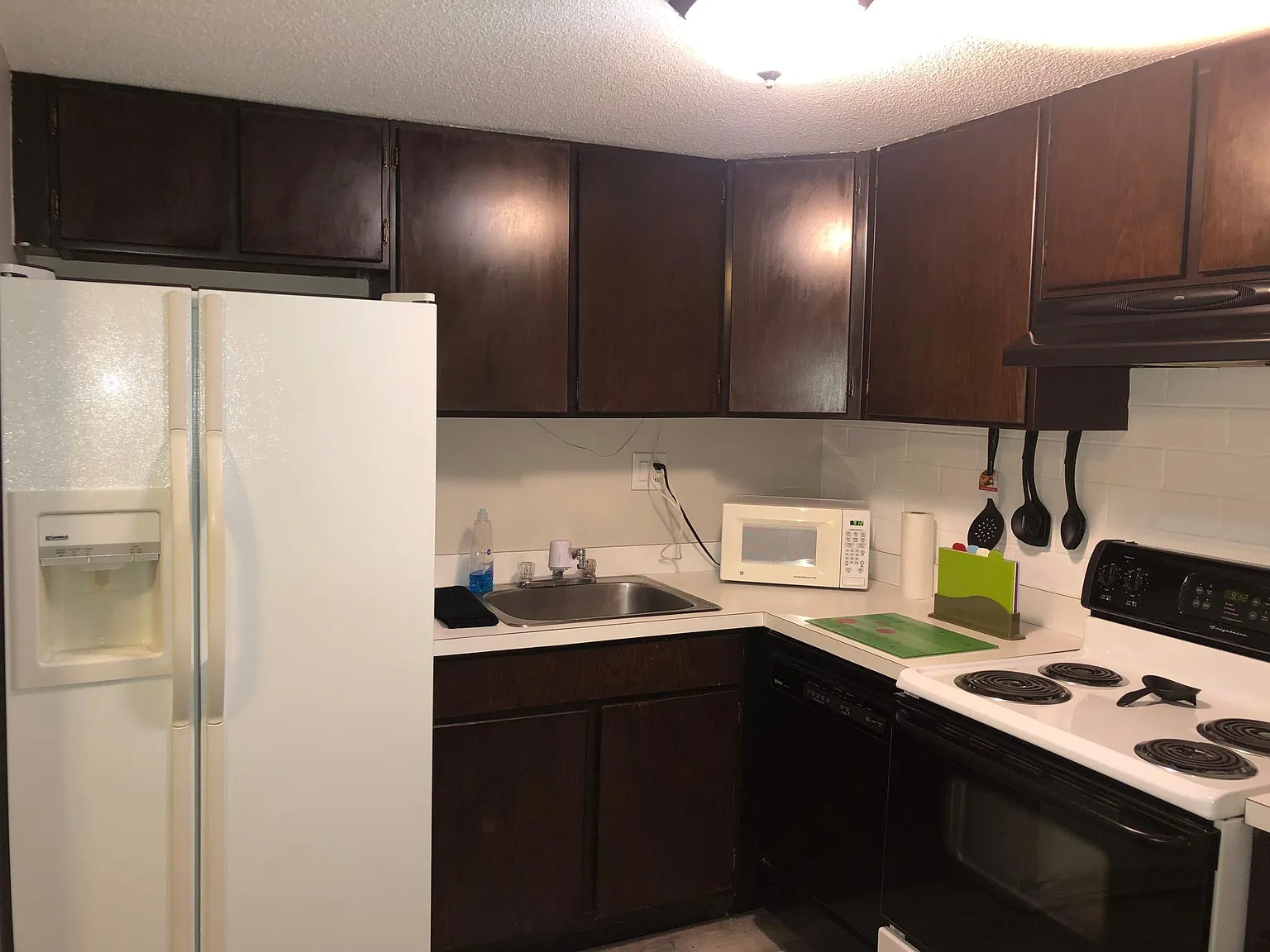 2106 Kanawha Blvd E — Photo 2