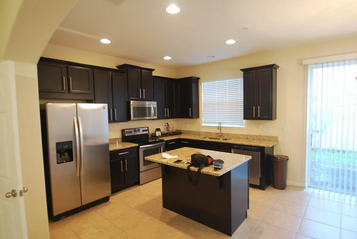3 bed, 2.5 bath, 1576 sqft, $2,200 — Photo 1