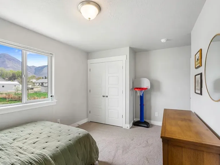 148 N 200 E — Photo 14