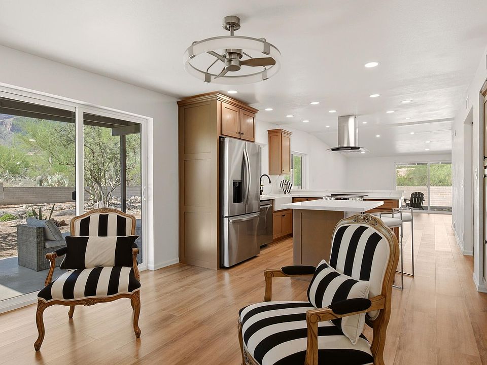 1st image of 4055 E Alvernon Cir