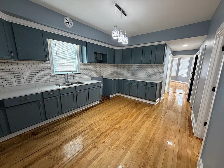 3854 W 24th St #2 — Photo 8