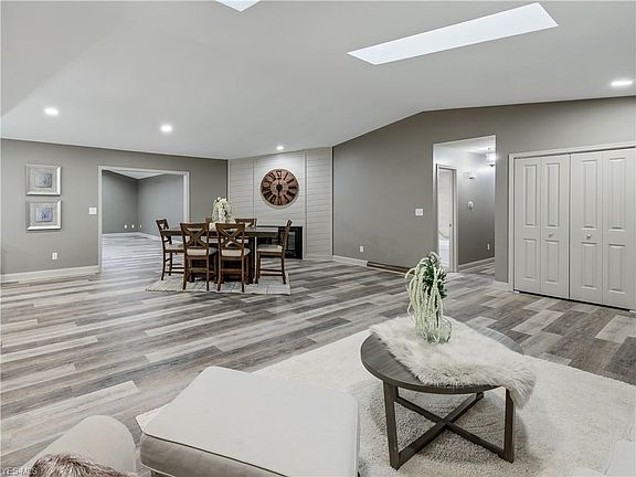 5th image of 4305 La Burnum Dr