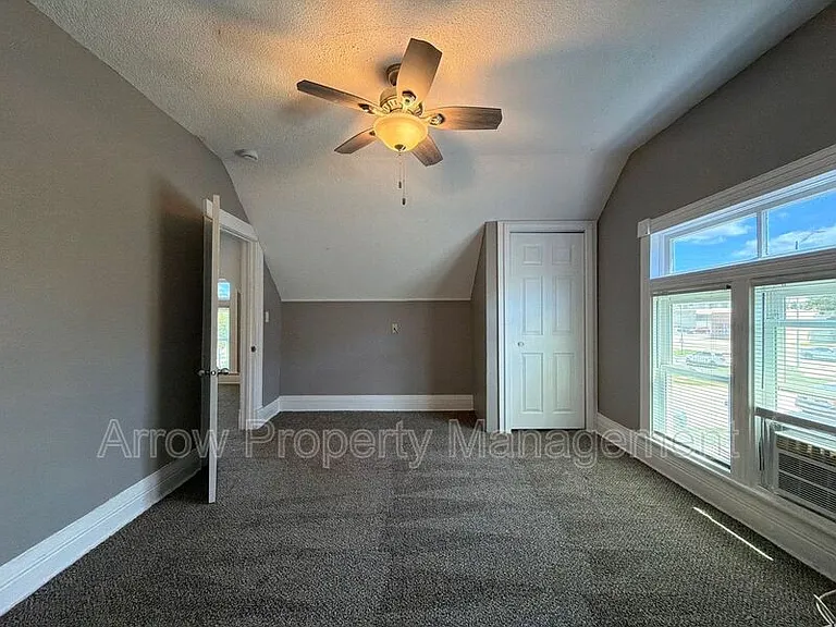 1521 N 26th St — Photo 13