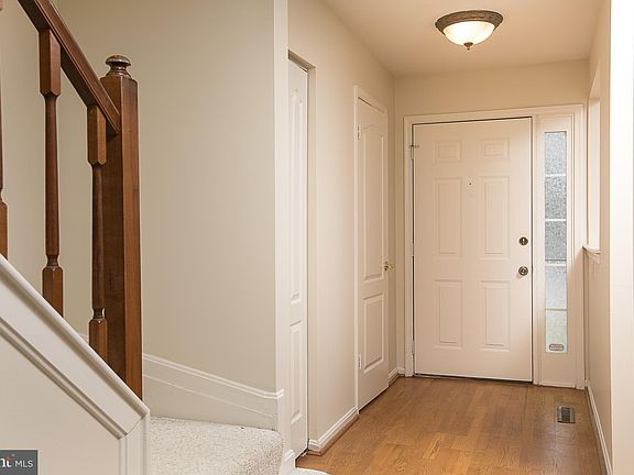 2nd image of 8 Shelton Ct