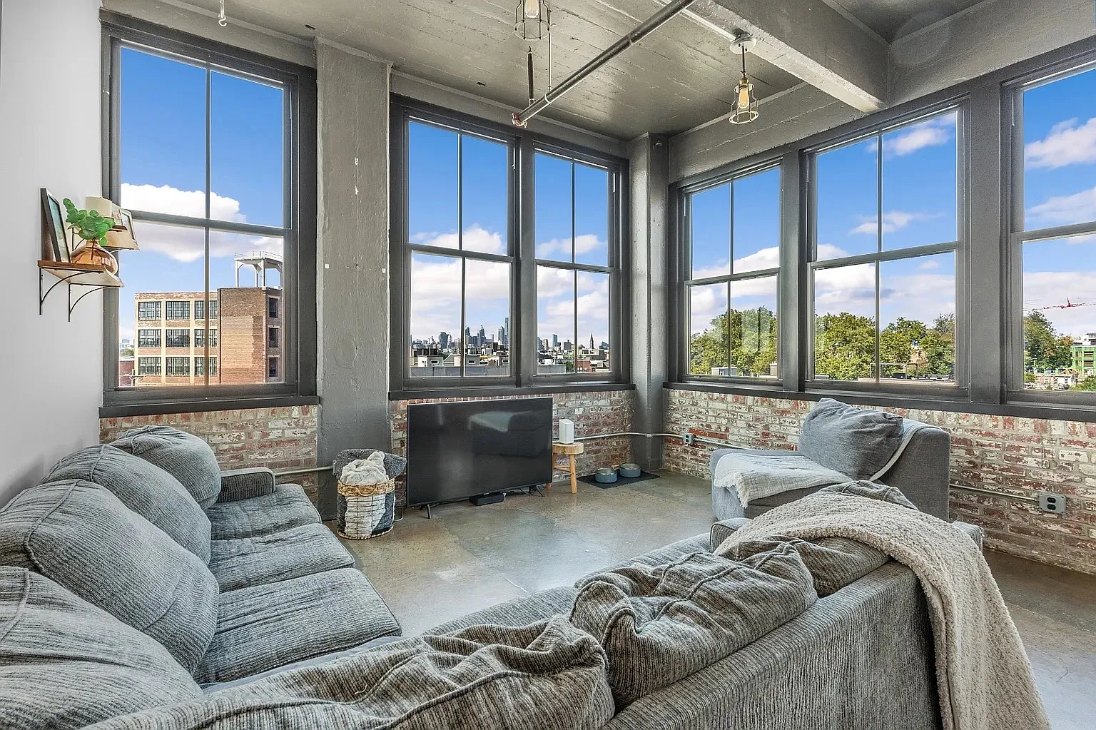 Reach Lofts — Photo 2