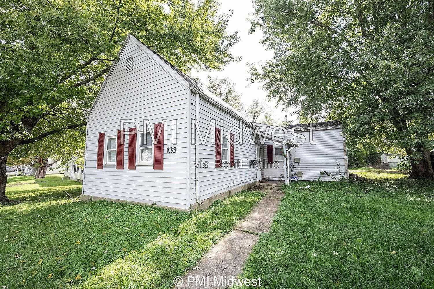 2 bed, 1.0 bath, 832 sqft, $1,099 — Photo 2