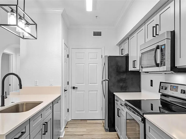 911 N Orange Ave #309 — Photo 6