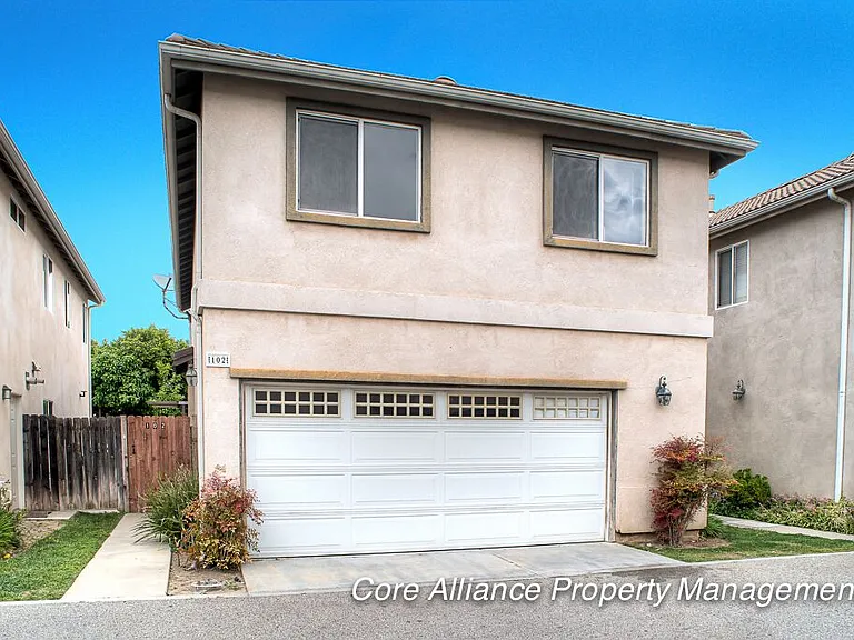 9435 Noble Ave — Photo 1