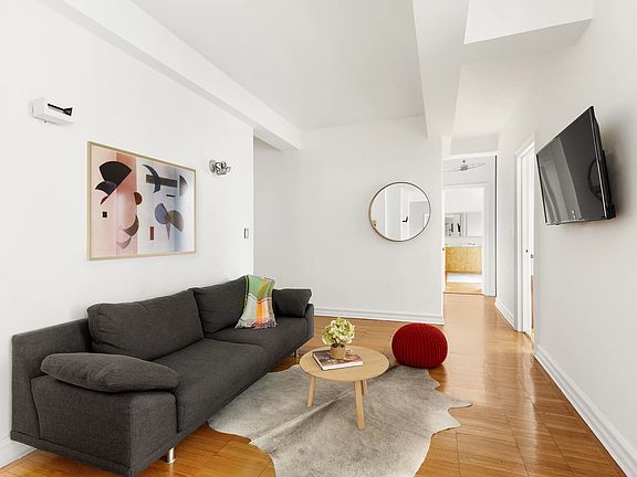 5th image of 118 8th Ave APT 4A