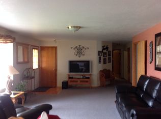 102 E 10th St, Glidden, IA 51443