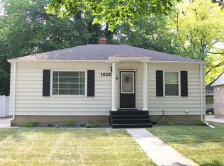 1625 6th St S, Fargo, ND 58103