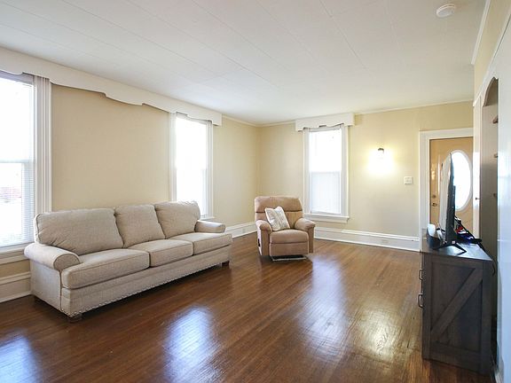 4th image of 502 S Park St
