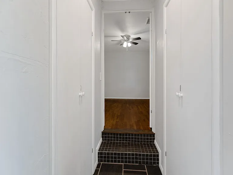 2300 Aspen Dr — Photo 10