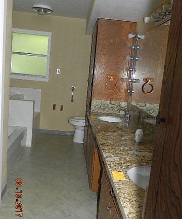 4th image of 4208 Avenue F