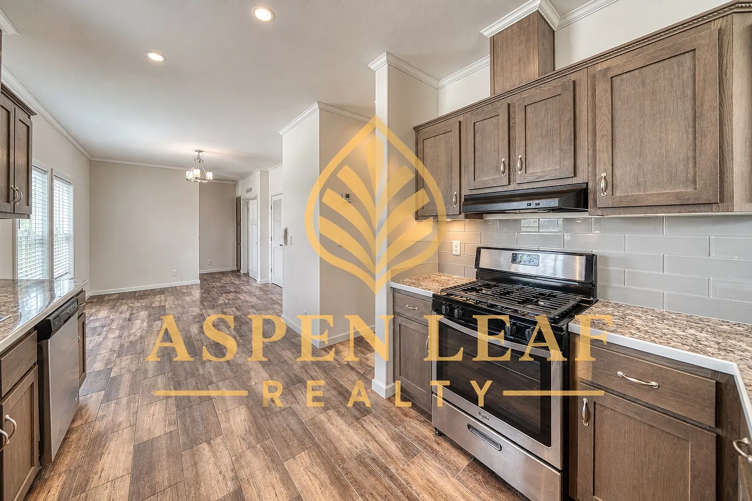 3 bed, 2.5 bath, 1660 sqft, $2,300 — Photo 2