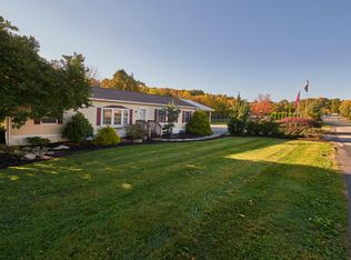 498 Mountain Village Dr, Macungie, PA 18062