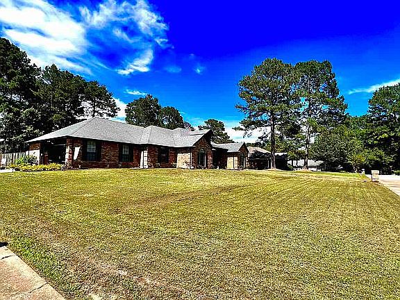 2nd image of 11 Dana Ln