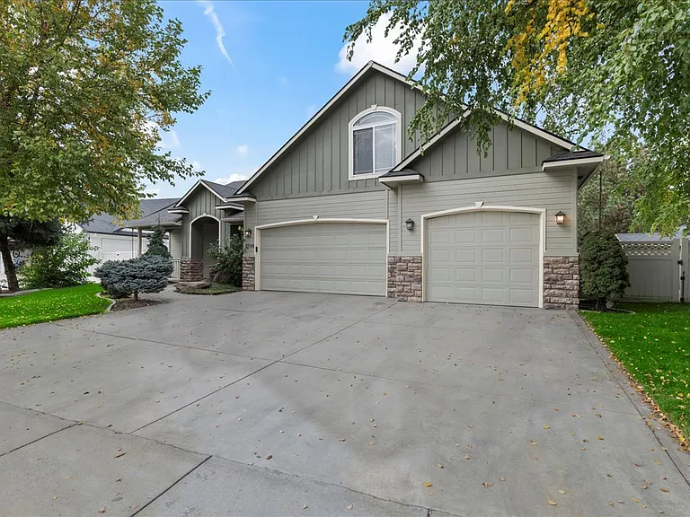 2544 W Teano Dr — Photo 3