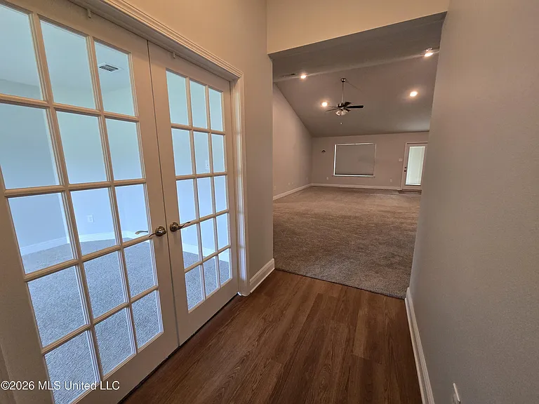 6248 Emerald Lake Dr — Photo 2