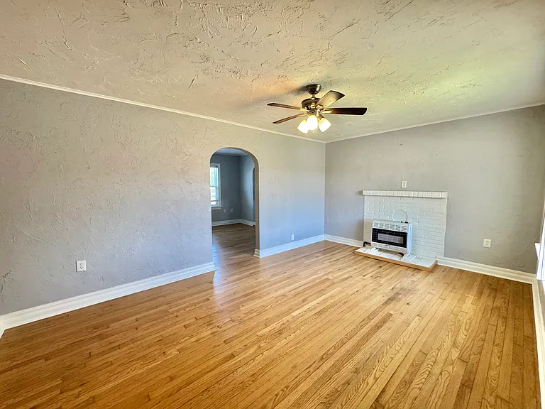 6005 NW 32nd St — Photo 5