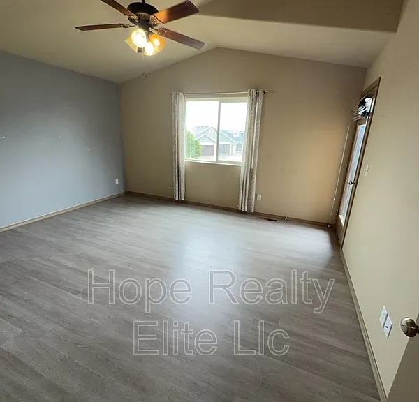 10931 Glen Canyon Dr — Photo 18