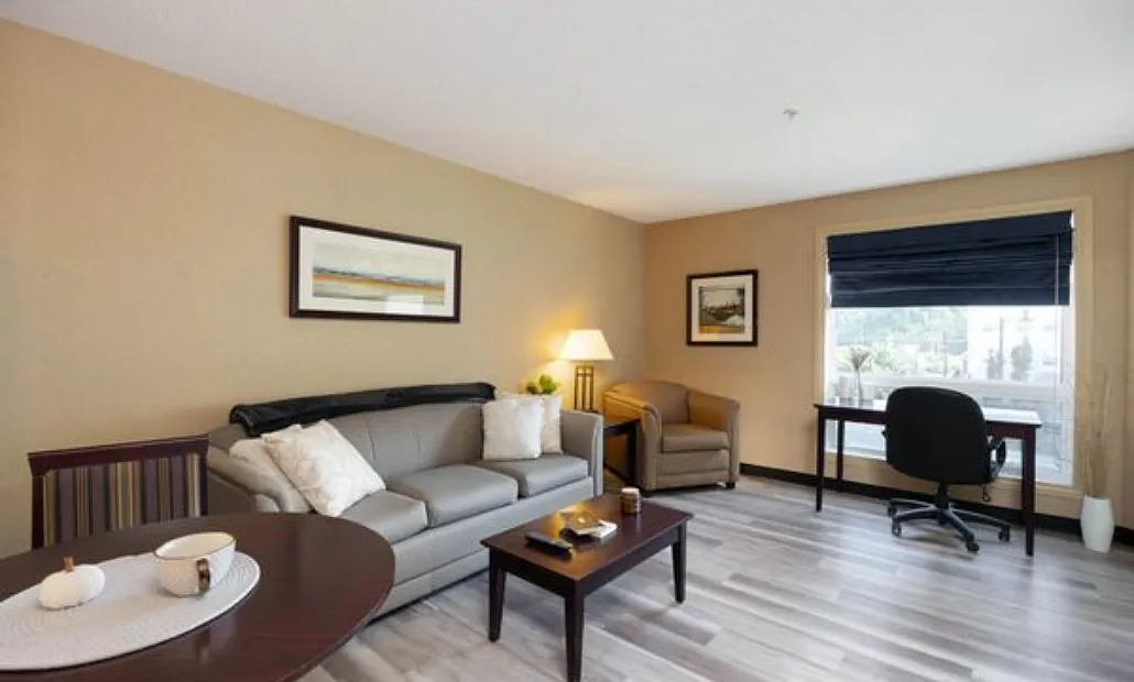 Franklin Suites — Photo 3