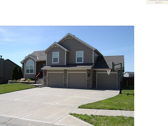 2nd image of 4710 NE 102nd Ct