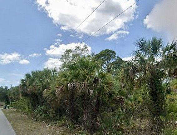 3rd image of 487 Kindred Blvd