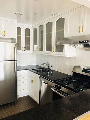 Sold by SunAmerica Realty Group Inc (DO NOT USE) | media 6