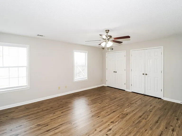6752 Oakmoor Cir S — Photo 11