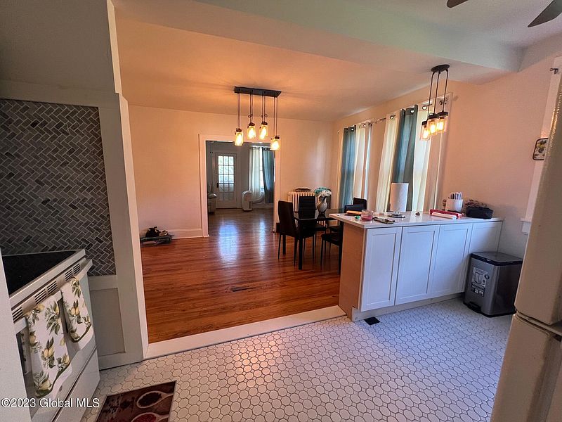 4th image of 59 LIEBEL Street